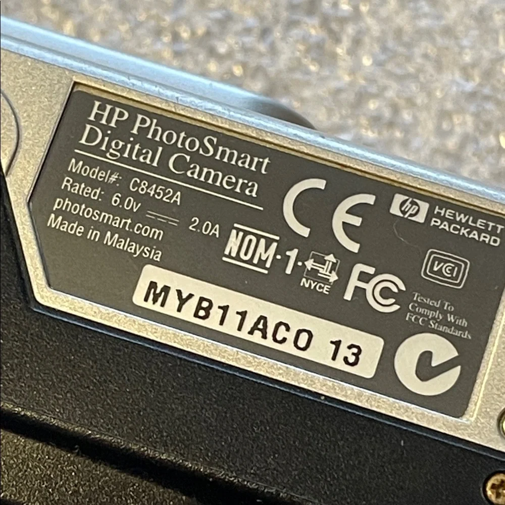 HP PhotoSmart 315 Digital Camera Vintage Y2K 2.1MP Silver Point & Shoot working
